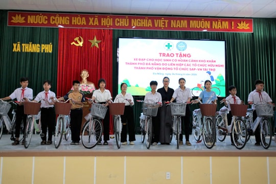 Trao tặng 100 xe đạp cho học sinh khó khăn tại xã Thăng Phú