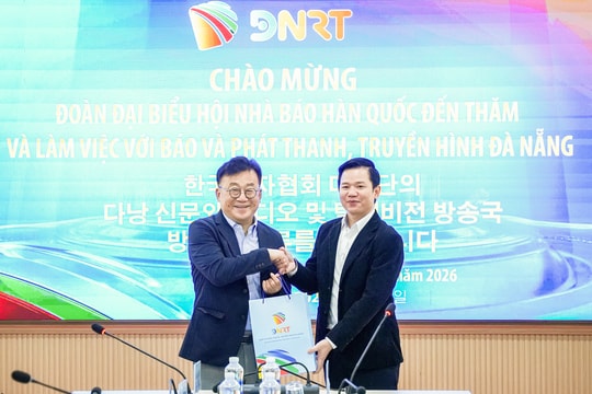 Đoàn đại biểu Hội Nhà báo Hàn Quốc thăm, làm việc với Báo và phát thanh, truyền hình Đà Nẵng