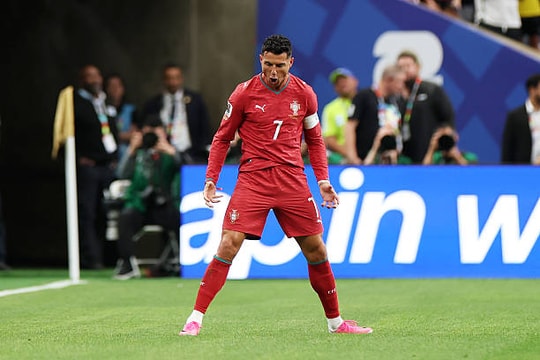 Bồ Đào Nha thắng 5-0 Uzbekistan: Ronaldo lập cú đúp, Nuno Mendes rực sáng
