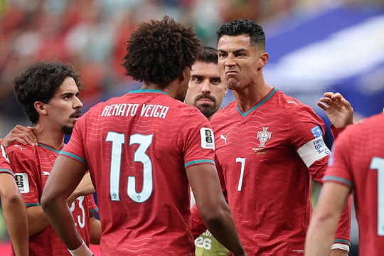 Bồ Đào Nha vùi dập Uzbekistan 5-0: Cristiano Ronaldo thiết lập kỷ lục lịch sử tại World Cup 2026