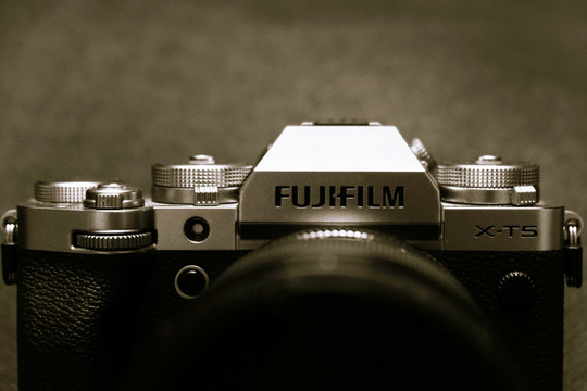 Fujifilm X-T6 lộ diện cấu hình: Nâng cấp pin dung lượng cao và hỗ trợ quay video 8K