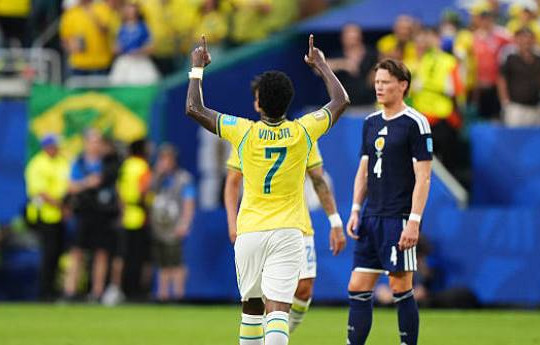 Brazil đè bẹp Scotland 3-0: Vinicius rực sáng và màn tái xuất của Neymar