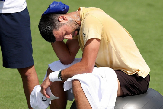 Novak Djokovic rút lui bí ẩn trước Wimbledon 2026: Nỗi lo từ đôi chân 39 tuổi