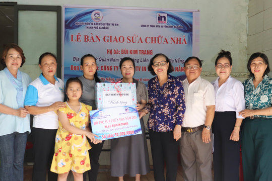 Trao hỗ trợ cho các hộ dân khó khăn phường Liên Chiểu