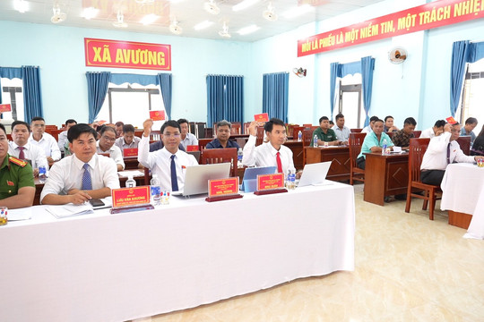 HĐND xã Avương thông qua nghị quyết thành lập 12 thôn mới