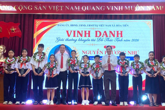 Xã Hòa Tiến khen thưởng 68 học sinh, sinh viên và giáo viên đạt thành tích xuất sắc năm học 2025 - 2026