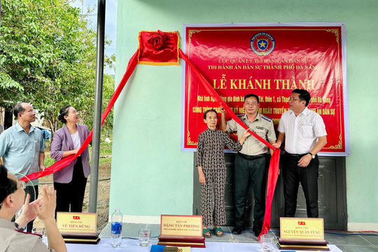 Bàn giao nhà tình nghĩa cho gia đình khó khăn tại xã Thạnh Bình