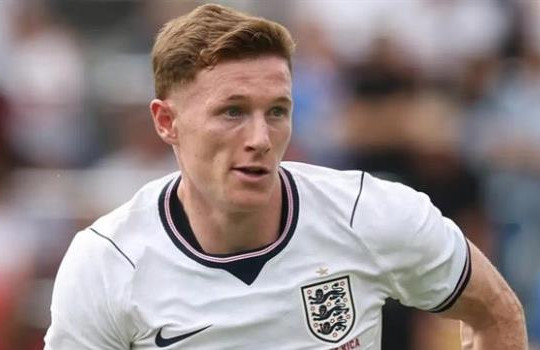 Man City chi 130 triệu bảng cho Elliot Anderson, Arsenal quyết tâm sở hữu Bruno Guimaraes