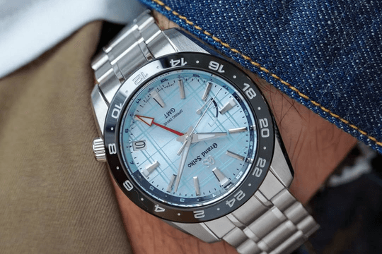 Grand Seiko SBGE317: Tuyệt tác Spring Drive GMT lấy cảm hứng từ kiến trúc Shinjuku