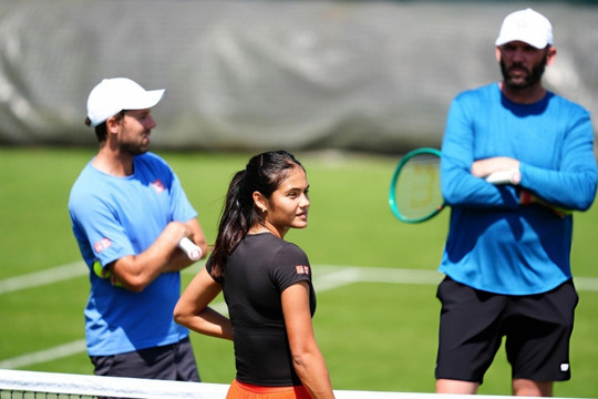 Wimbledon 2026: Emma Raducanu và cuộc đua với thời gian trước thềm Grand Slam sân nhà