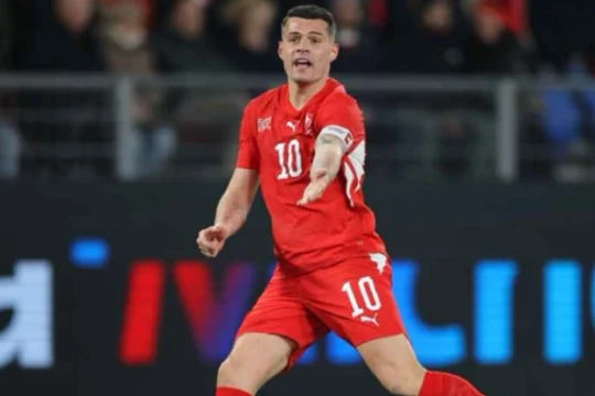 Chelsea nhắm Granit Xhaka: Bước ngoặt chiến lược của Xabi Alonso tại Stamford Bridge