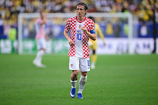 Luka Modric lập kỷ lục lịch sử World Cup giúp Croatia hạ Ghana 2-1 giành vé đi tiếp