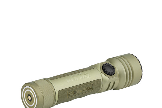 Olight Seeker Ultra: Bước tiến mới của dòng đèn pin EDC với sạc USB-C và dock đa năng