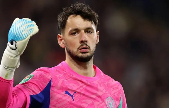 Newcastle United tiến gần thỏa thuận chiêu mộ thủ thành James Trafford từ Man City