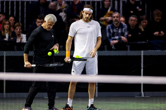 Stefanos Tsitsipas sa thải cha ruột: Bước ngoặt cứu vãn sự nghiệp trước thềm Wimbledon