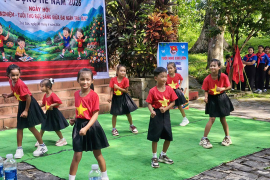 Sôi nổi các hoạt động tại trại hè dành cho trẻ em xã Trà Tân