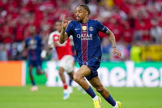 MU đối đầu Liverpool giành Kaishu Sano, PSG hét giá Bradley Barcola 116 triệu bảng