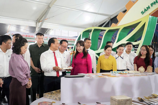 300 gian hàng tham gia triển lãm sản phẩm công nghiệp nông thôn tại Đà Nẵng