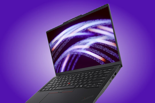 Lenovo ThinkPad P14s Gen 7: Workstation di động 1,29 kg mạnh mẽ với chip AMD Ryzen AI PRO