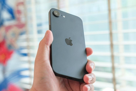 iPhone 15 128GB và iPhone 16e không ngừng "hot" trong phân khúc giá rẻ