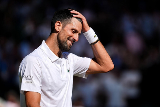 Novak Djokovic cân bằng kỷ lục 105 trận thắng của Federer tại Wimbledon