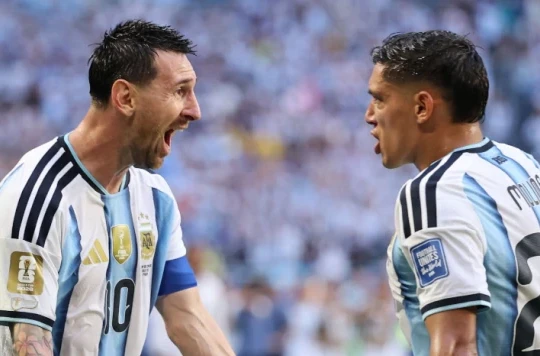 Argentina thắng kịch tính Cape Verde 3-2: Messi tỏa sáng rực rỡ hẹn đấu Salah tại vòng 1/8 World Cup