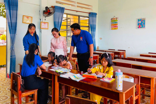 Dấu ấn tuổi trẻ từ chiến dịch “Hoa phượng đỏ”