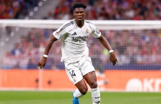 Rio Ferdinand thúc giục Man United chiêu mộ Aurelien Tchouameni thay thế Casemiro