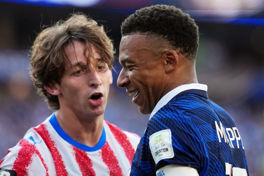 Mbappe và nụ cười ngạo nghễ: Khi bản lĩnh hóa giải đòn bẩn của Paraguay tại World Cup 2026