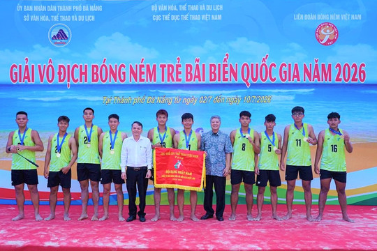 Đội Thành phố Hồ Chí Minh 1 vô địch U18 nam giải bóng ném trẻ bãi biển quốc gia tại Đà Nẵng