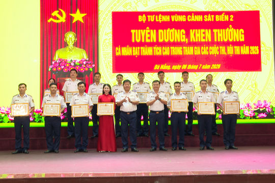 Vùng Cảnh sát biển 2 tuyên dương cán bộ, chiến sĩ đạt thành tích cao tại các cuộc thi năm 2026