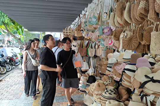 Tăng cường kiểm soát giá những tháng cuối năm