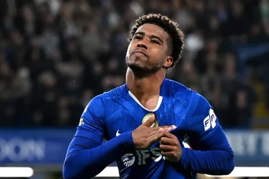 Man Utd theo đuổi Andrey Santos: Chelsea thách giá hơn 30 triệu bảng cho tiền vệ Brazil