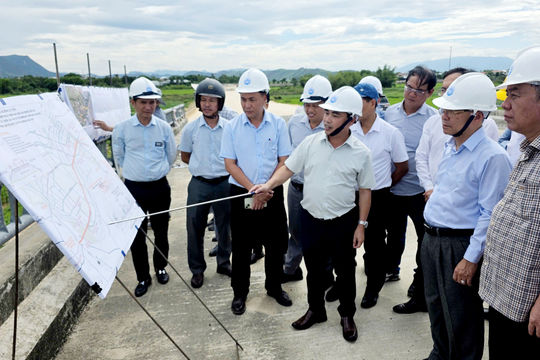 Chủ tịch HĐND thành phố Nguyễn Đức Dũng: Tháo gỡ khó khăn, đẩy nhanh tiến độ các dự án trọng điểm