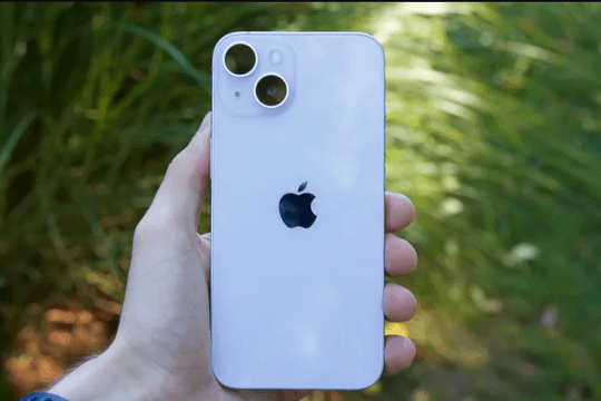 iPhone 14 chính thức rời kệ tại Việt Nam: Dấu chấm hết cho kỷ nguyên sạc Lightning
