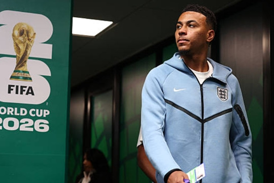 Arsenal quyết chiêu mộ Morgan Rogers, Tottenham bạo chi 85 triệu bảng cho Junior Kroupi