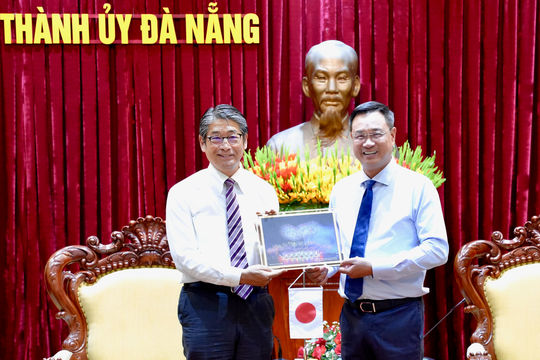 Bí thư Thành ủy Lê Ngọc Quang tiếp Đại sứ Nhật Bản tại Việt Nam