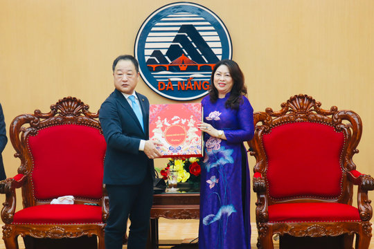 Lãnh đạo Ủy ban MTTQ Việt Nam thành phố tiếp đoàn đại biểu thành phố Kinokawa (Nhật Bản)