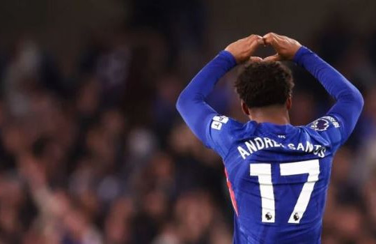 Manchester United chiêu mộ Andrey Santos: Kế hoạch bảo vệ viên ngọc 50 triệu bảng
