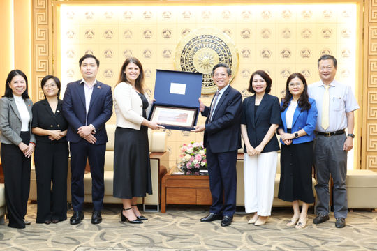Vương quốc Anh đề nghị hợp tác với Đà Nẵng phát triển cảng, đường sắt đô thị