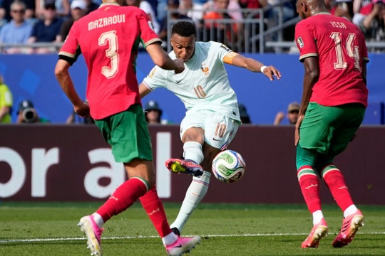 Tuyển Pháp vào bán kết World Cup 2026: Khi Kylian Mbappe biến sai lầm thành siêu phẩm