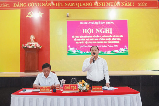 Lãnh đạo xã Quế Sơn Trung đối thoại với người dân về phát triển kinh tế nông nghiệp