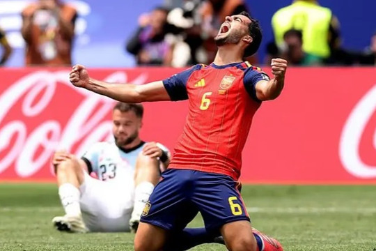 Mikel Merino rực sáng giúp Tây Ban Nha hạ Bỉ 2-1 để tiến vào bán kết World Cup 2026