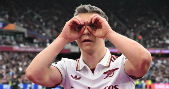 Arsenal bán Leandro Trossard giá 17 triệu bảng: Canh bạc trẻ hóa đầy tranh cãi