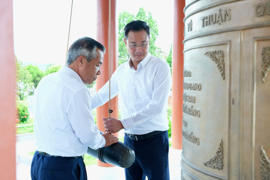 Lãnh đạo thành phố Đà Nẵng và tỉnh Thanh Hóa dâng hương tưởng niệm các Anh hùng liệt sĩ