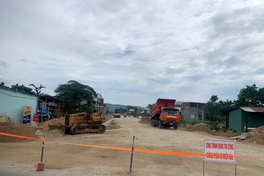 Thúc đẩy thi công nhiều công trình đường dẫn vào cầu