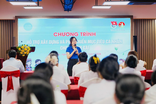 Đồng hành trẻ em gái khó khăn định hướng tương lai trong thời đại mới