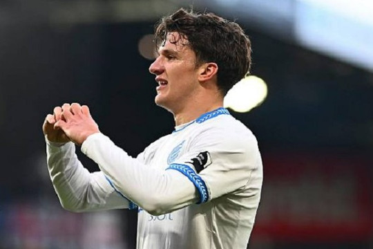 Arsenal tiến gần thỏa thuận chiêu mộ Christos Tzolis: Lời giải cho bài toán hàng công