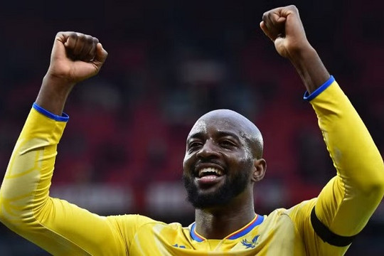 Man Utd nhắm Jean-Philippe Mateta với giá 25 triệu bảng để thay thế Zirkzee