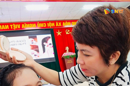 Mở cơ hội việc làm cho phụ nữ ngay tại địa phương